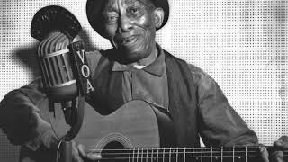 Watch Mississippi John Hurt Let The Mermaids Flirt With Me video