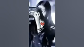 the reporters filmed jisoo from behind so taehyung covered her from behind.jealousy#jisoo #taehyung