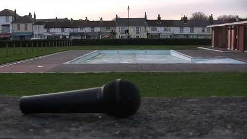 Nirvana - Something In The Way Music Video