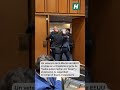 Rompen el brazo a un vetrano de la Marina por protestar contra la guerra Irán