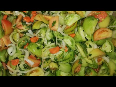 მწვანე პომიდვრის სალათა (მკვახე პომიდვრის მწნილი)