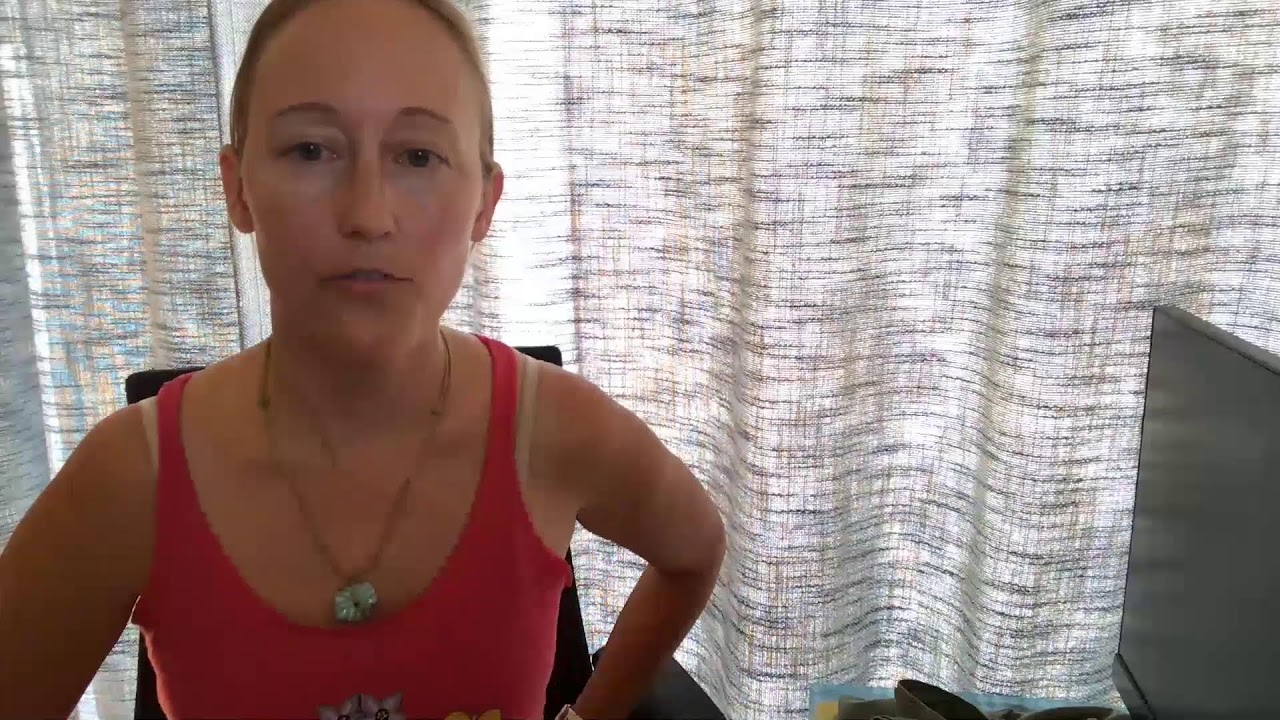 5 Myths About Beekeeping - For the Aspiring Beekeeper - The Truth About Beekeeping!