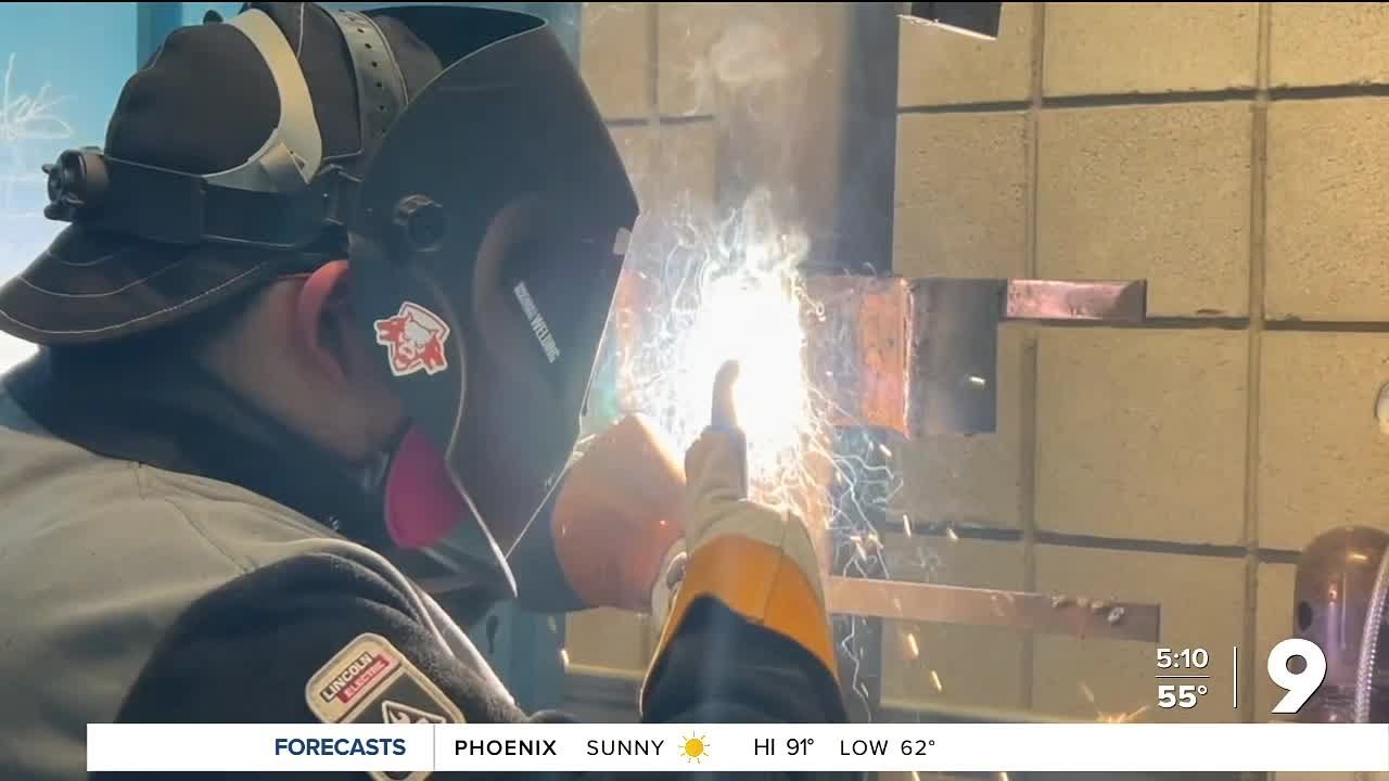 Students prepare for manufacturing jobs in Arizona