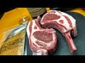 ‪サイゼリヤのスパイスで焼いたラム肉を安めワインでキメるだけの動画‬