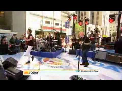 Train - Hey Soul Sister  (live)