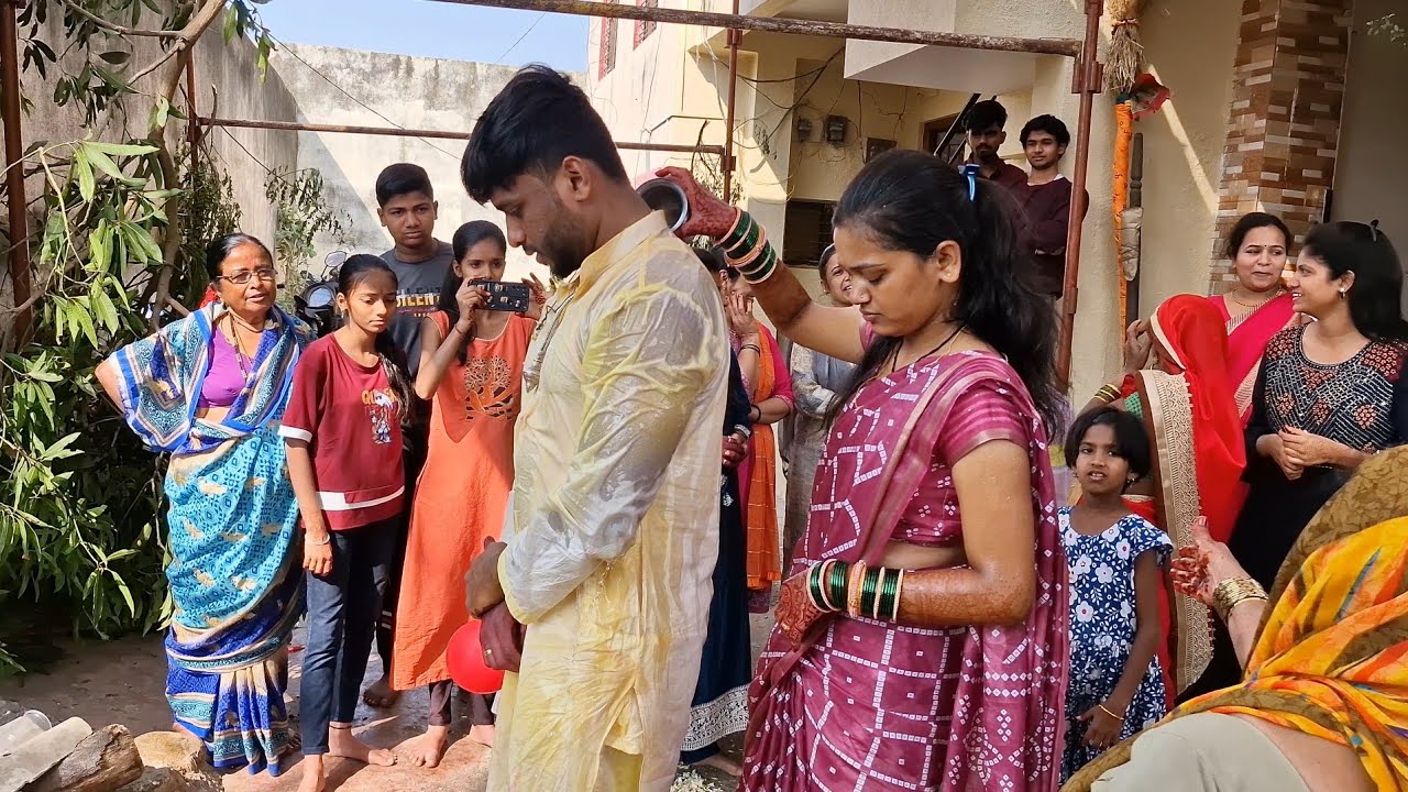 सौरभ साक्षीची हळद उतरवली..😃सर्वांनीच केली पाण्याने होळी..😂फुल टू धम्माल..😅🙆🏻‍♀️