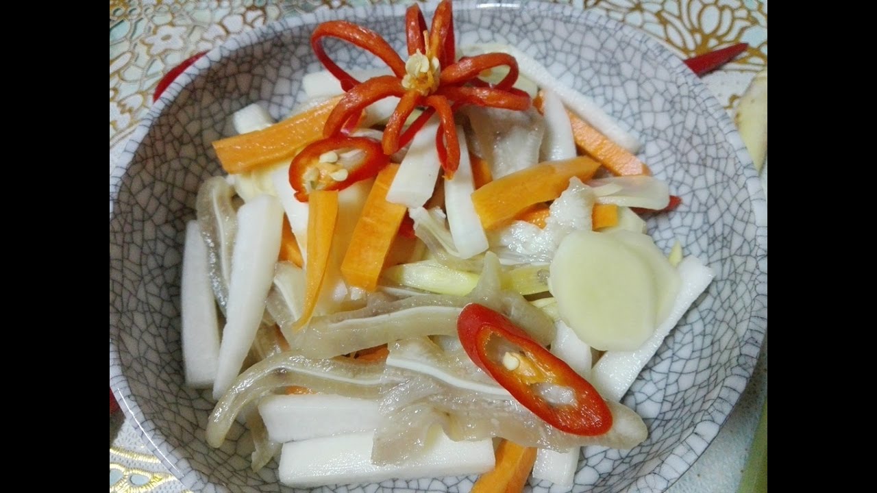 ជ្រក់ត្រចៀកជ្រូក, Pickle Pig EarFull HD YouTube