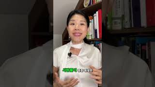 카메라 앞에서는 강렬한 배우, 뒤에서는 수줍음쟁이? 소름 돋는 반전 #shorts