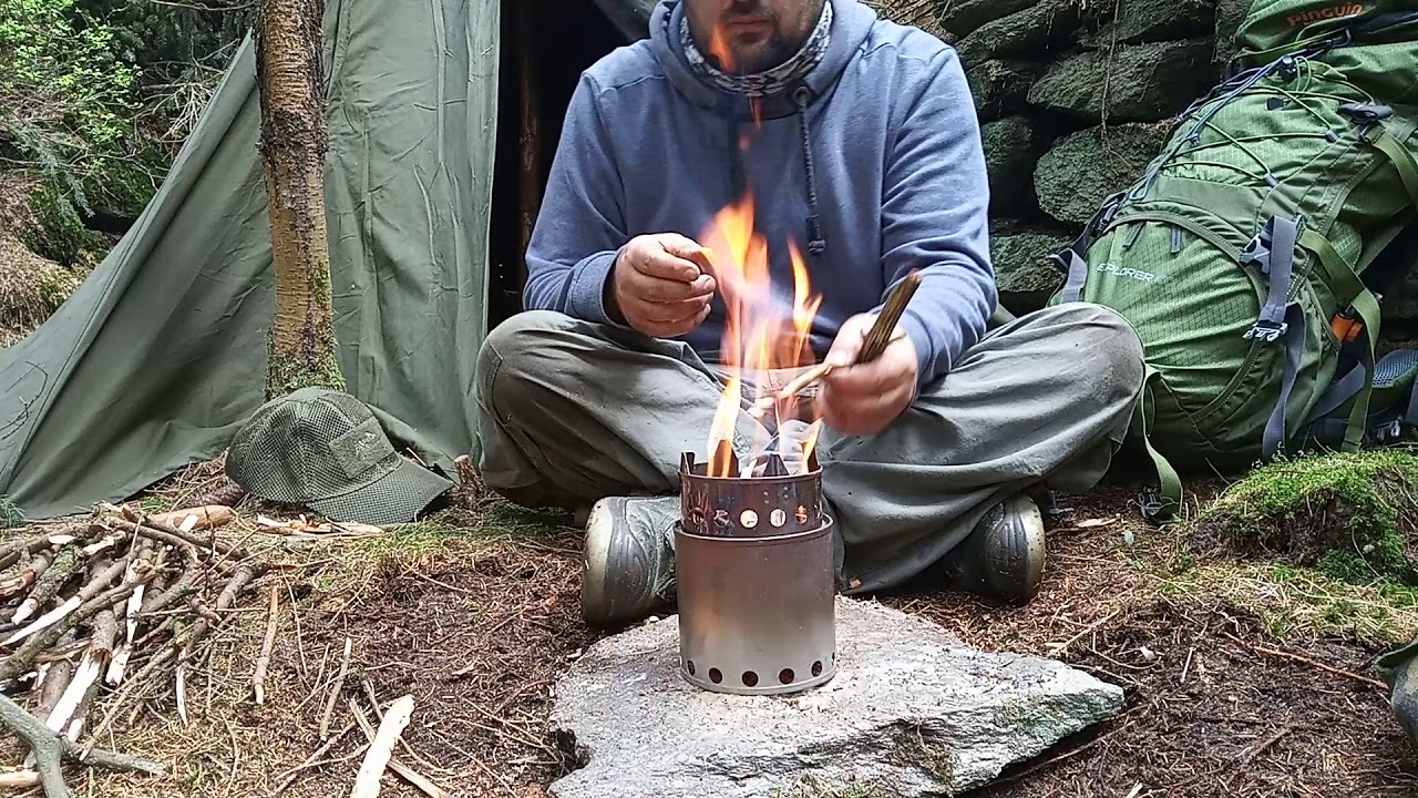 Poprvé a sám v horách přes noc. (The first solo bushcraft in the mountain forest overnight.)