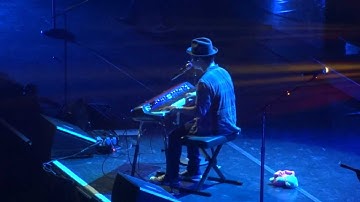 Bruno Mars - Lighters & It Will Rain (Vienna, Austria October 12 2011) HD