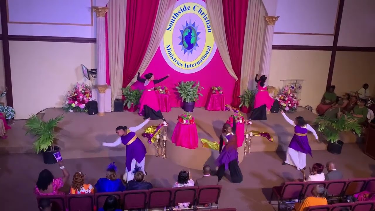 Enrique Holmes - Manifestation Praise Dance