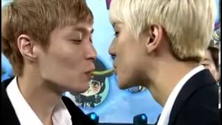 [ENG SUB] 130729 EXO Sehun & Lay Pepero Kiss