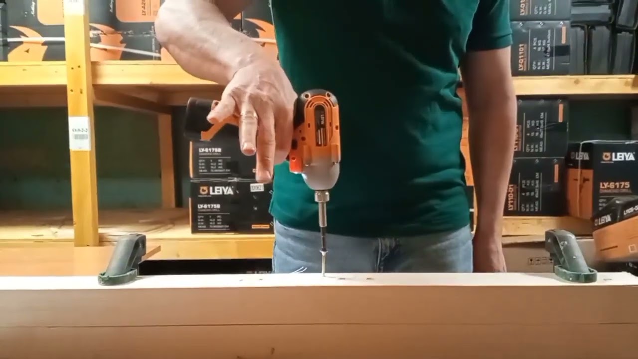 Аккумуляторный ударный шуруповерт (винтоверт) LEIYA LY-A1016 - крутим и не паримся)