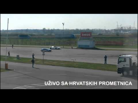 DRAG RACE: Rimac Concept One vs. LaFerrari