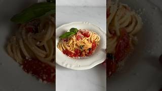 Classic Tomato Spaghetti with Fresh Basil & Parmesan ???✨? spaghetti italianfoodlover tasty