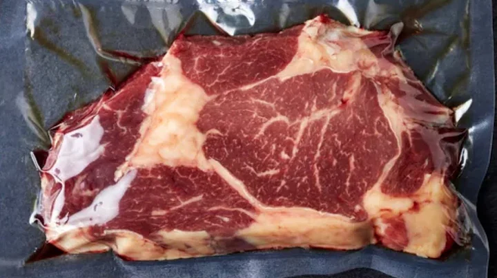 8 Mistakes Everyone Makes When Defrosting Steak