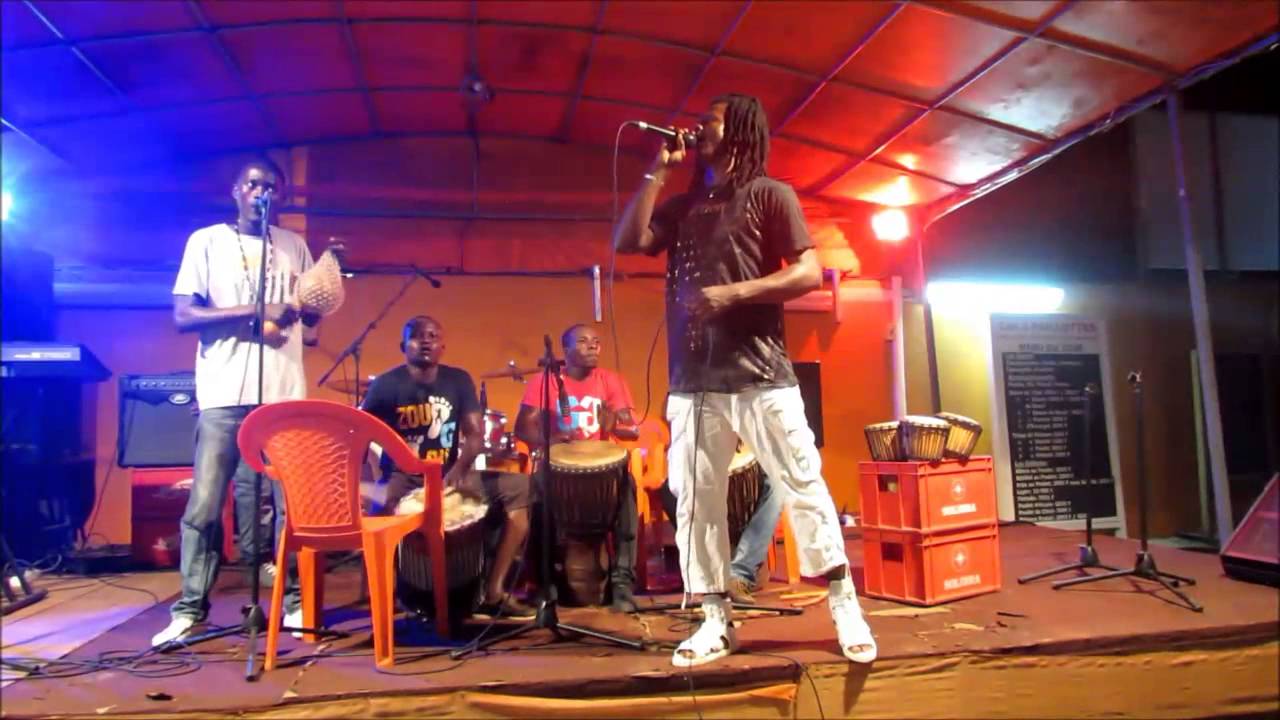 AMBIANCE WÔYÔ AUX TROIS PAILLOTES