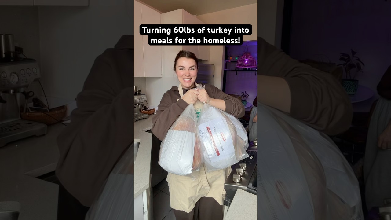 Превращаем 60 фунтов индейки в еду для бездомных! 