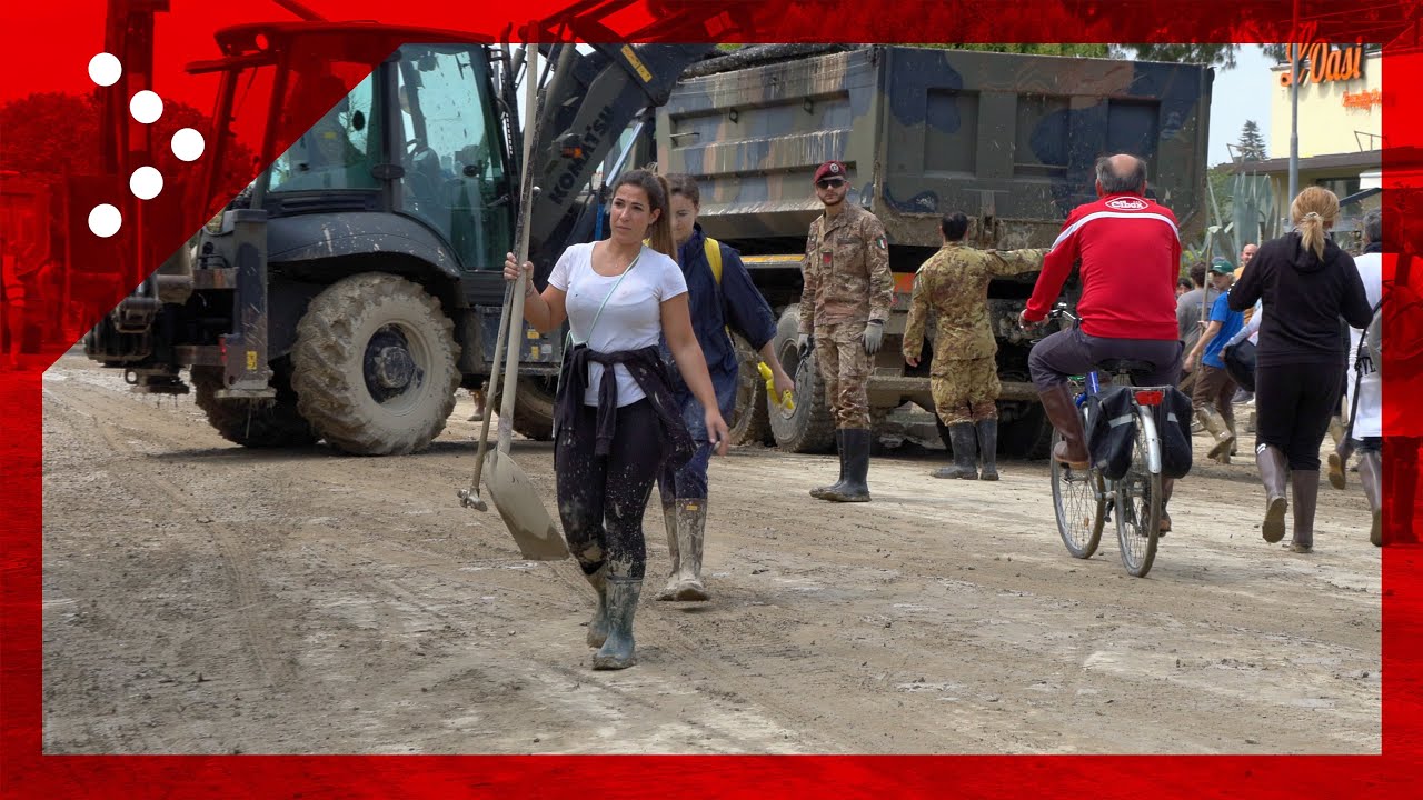 Forlì, l'incredibile andirivieni degli angeli del fango per aiutare la popolazione