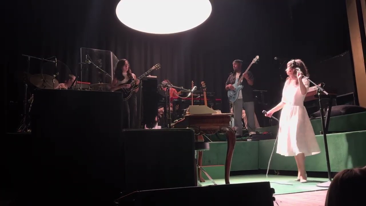 Clairo, “Second Nature” Live