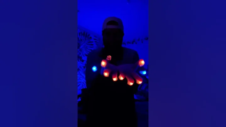Illuminate your surroundings and create a mesmerizing light show with these LED flash gloves.