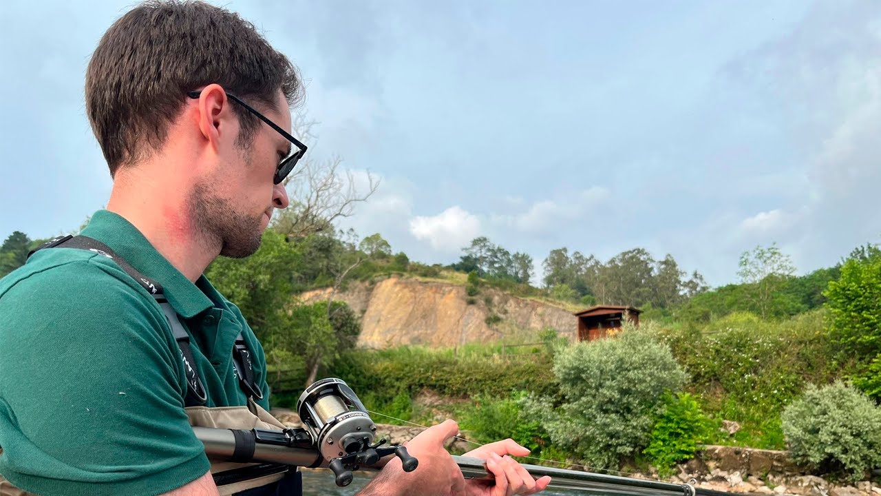 Pescando en Los Cotos Carbajal y La Llonga en el Río Narcea en Asturias Paraíso Natural.