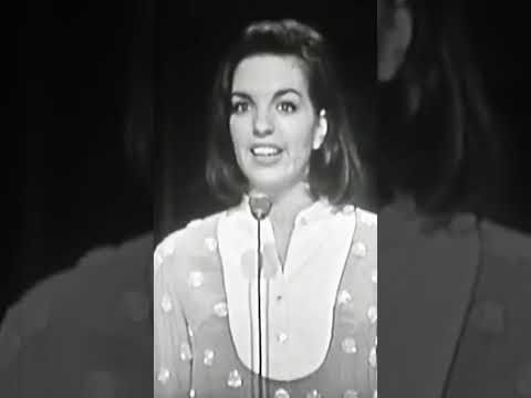 Video Liza Minnelli about the time she performed with her mother Judy Garland #lizaminnelli #judygarland