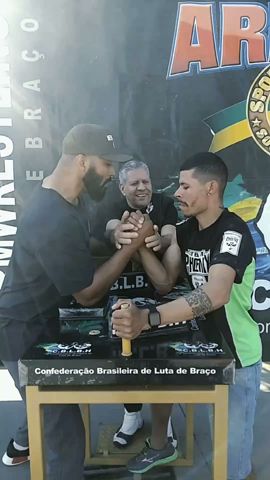 Arnold toproll Arm Wrestling