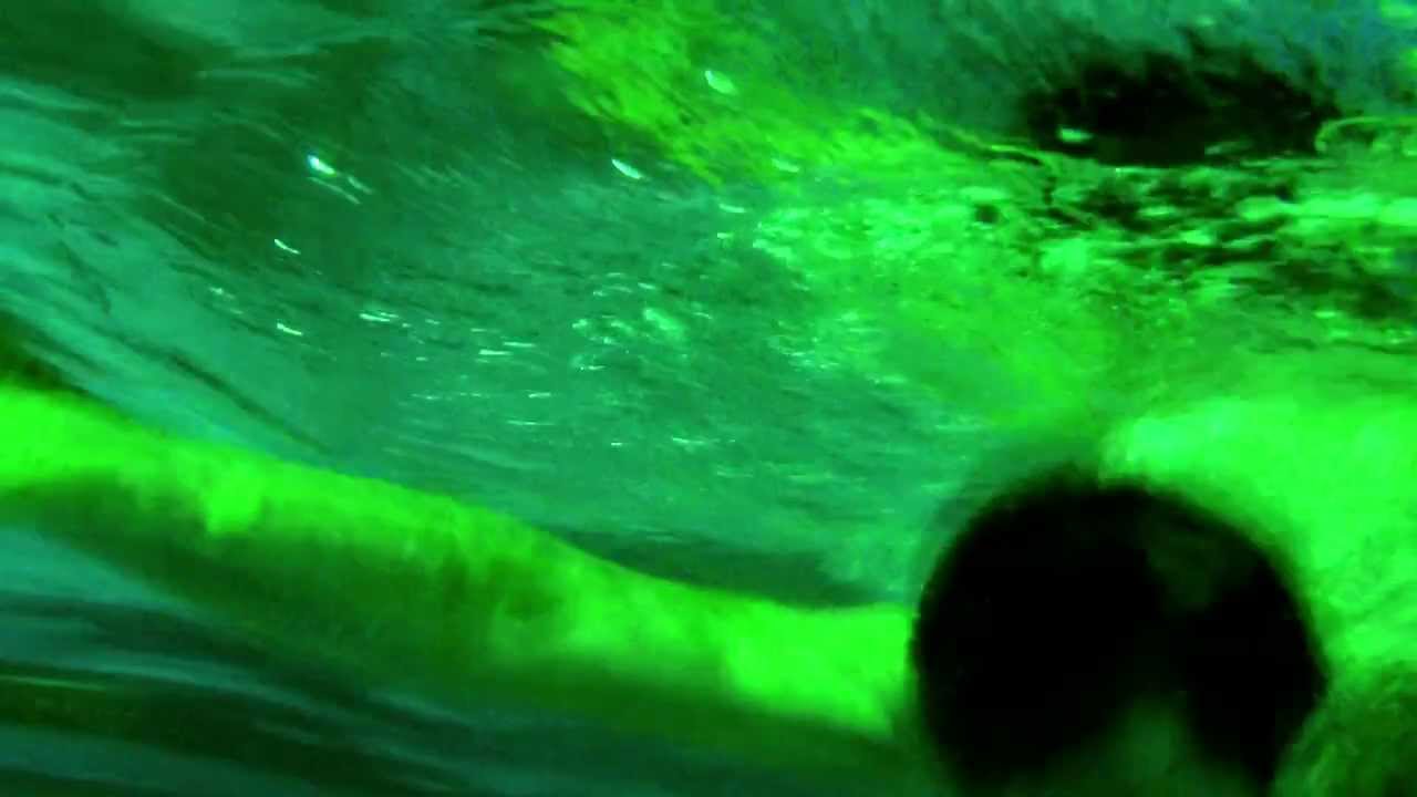 下山とテニスコーツ『ザバンザバン』MV