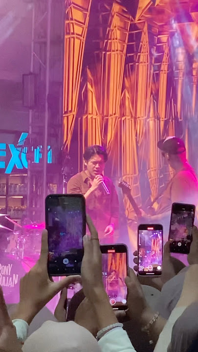 Download lagu Rony Parulian -Sepenuh Hati Live at Duta Mall Banjarmasin