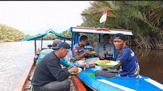 Mancing Udang Galah Bersama Pak Apo Dari Pontianak Dan Langsung Masak Udang Saos Padang