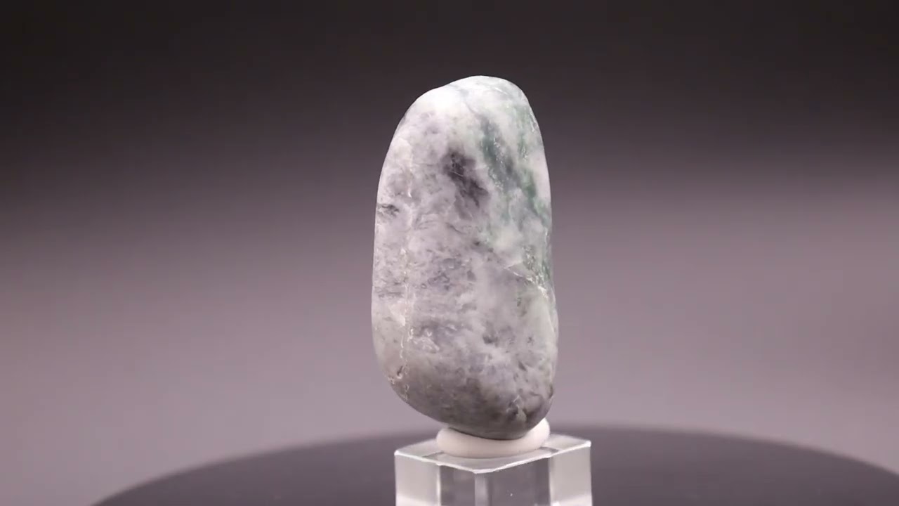 糸魚川黒翡翠原石(ひすい ヒスイ Jadeite)IJ260338 - YouTube