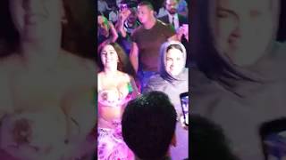 صافيناز ترقص رقص مثير و تغنى بصوتها فى فرح مدهش 2018