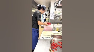 This is how you slice cherry tomatoes!