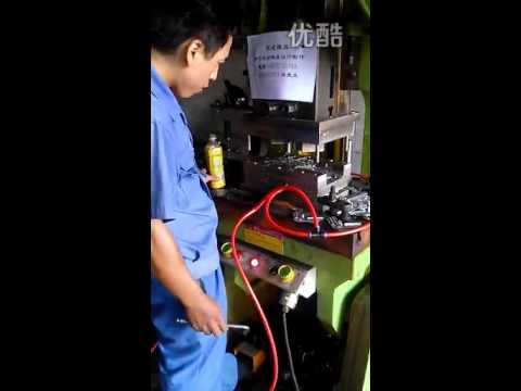 This video shows Corner insert machine for producing square duct
