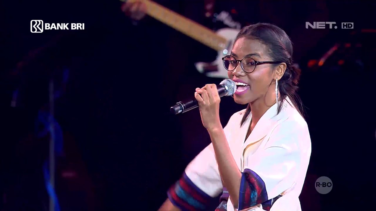 Dian Sorowea, Gadis Manis yang Bernyanyi Zamrud Khatulistiwa : Talenta Muda Bhinneka Tunggal Ika