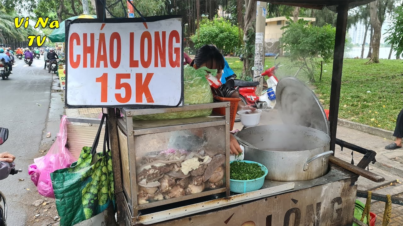 cháo lòng sài gòn ở đâu ngon 2022 Update Tô cháo lòng 15k rẻ nhất Sài Gòn chỉ bán hơn 3 tiếng - Vi Na TV