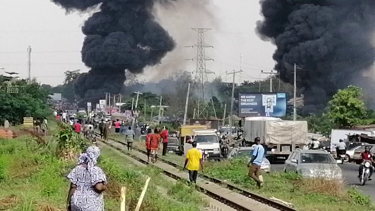Fire burning out break at Ibadan city Oyo state of Nigeria. Around iyanganku arena.(1)