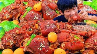 🔥 SOY-BRAISED PORK LEG  DIPPING IN SPICY SAUCE 🦞 Fresh chili 🌶 Super tasty and addictive! #mukbang 