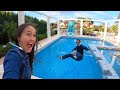 Broma Empujando a Papi a la Piscina