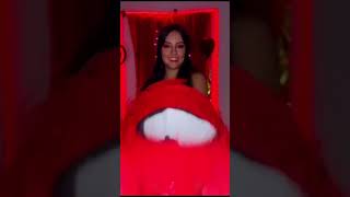 Levantando El Velo, Resulta Ser La Belleza Rosa.ño