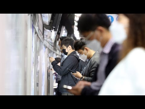 코로나 확산 고비…마스크로 무장한 시민들 / 연합뉴스TV (YonhapnewsTV)