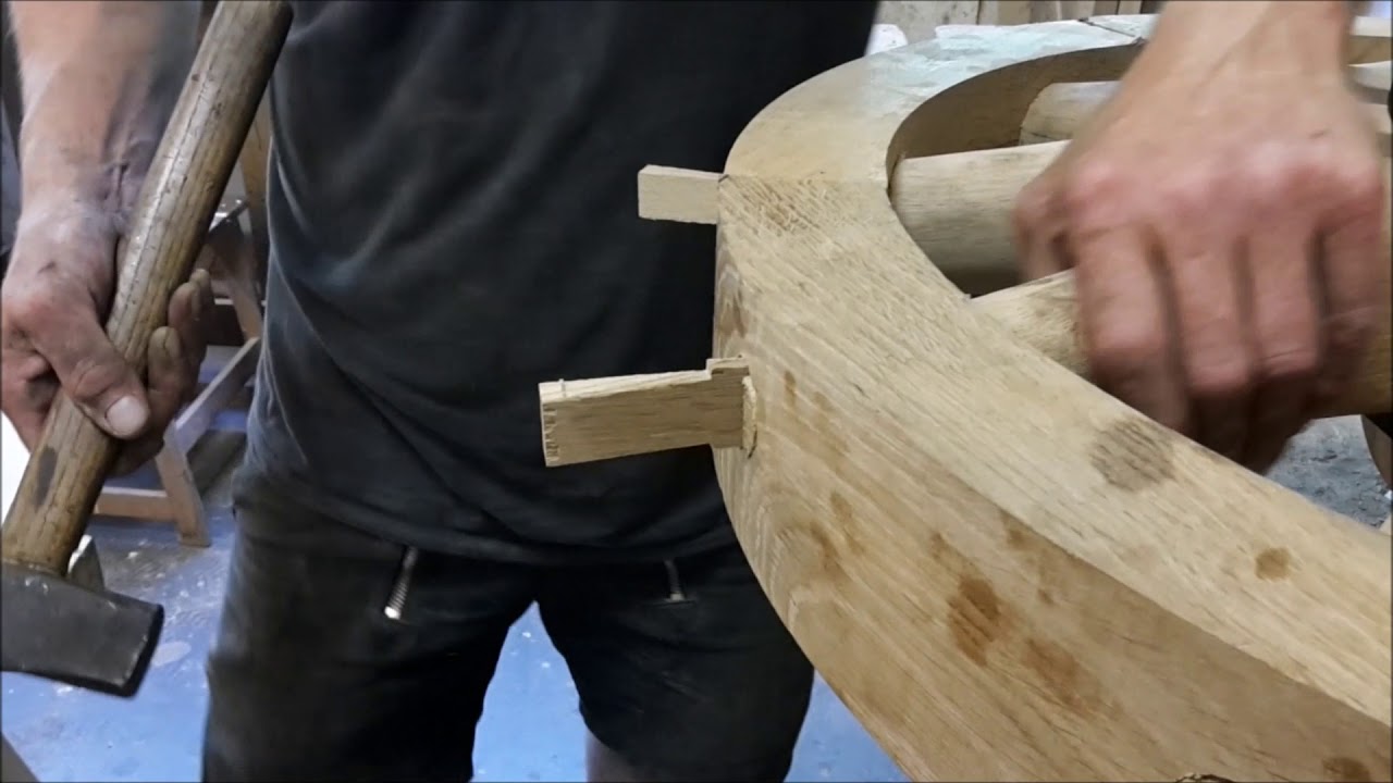 Lafettenräder an historischer Radmaschine