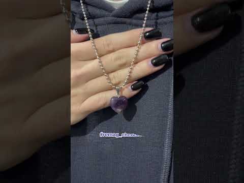 Кулон з натуральним каменем Аметист у формі сердечка в подарунковій коробочці, видео 6