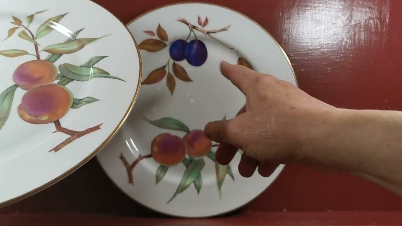Vintage Royal Worcester China Evesham 10-inch Dinner Plate
