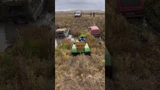 Самодельный вездеход едет по болоту #automobile #offroad 