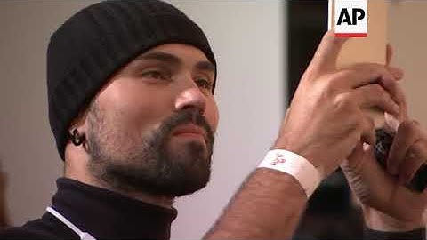 Dazzling art display lights up Prague