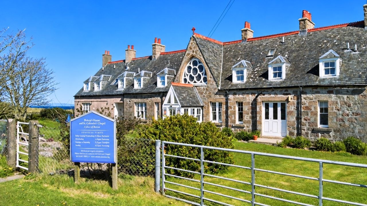 Complete Iona Island Walk | Abbey, White Sands & Hebridean Sea Views