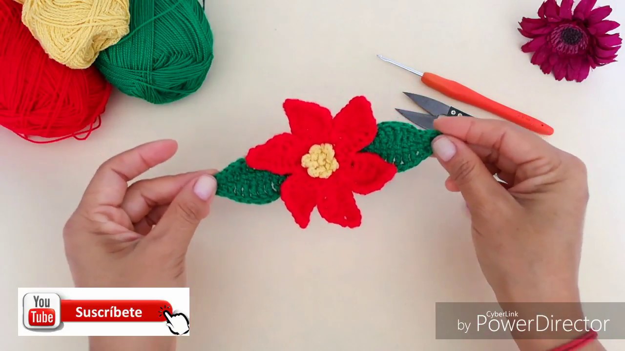 FLOR DE NOCHEBUENA Tejida a Crochet - YouTube