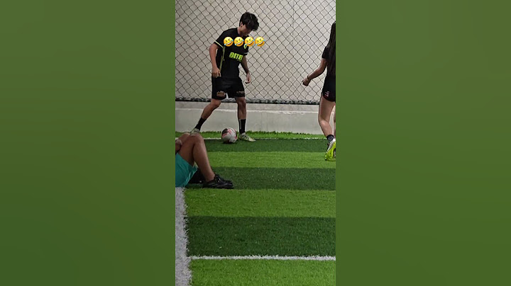 MACHUQUEI A JÚLIA NO FUTEBOL!